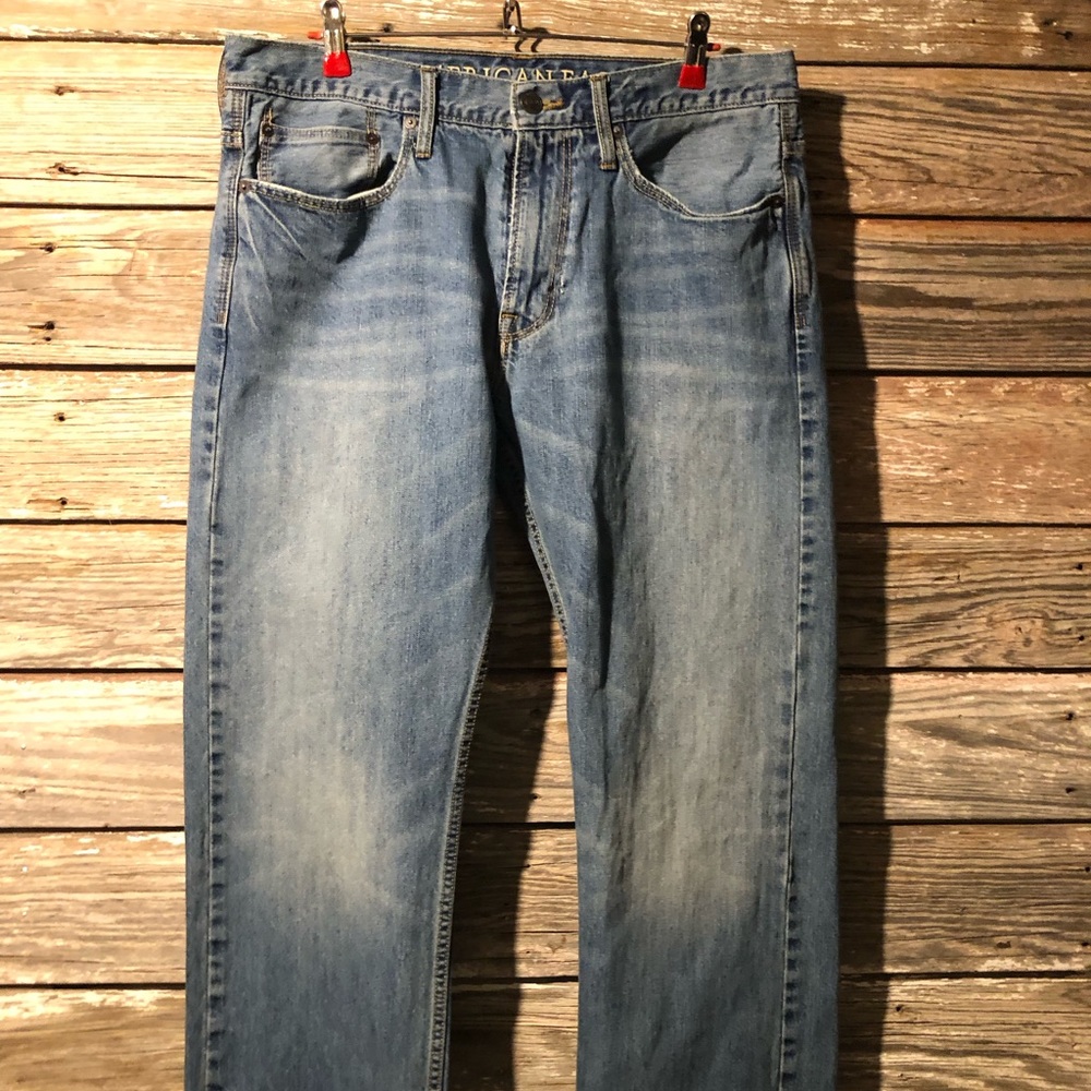 American Eagle relaxed fit 34/32 jeans.